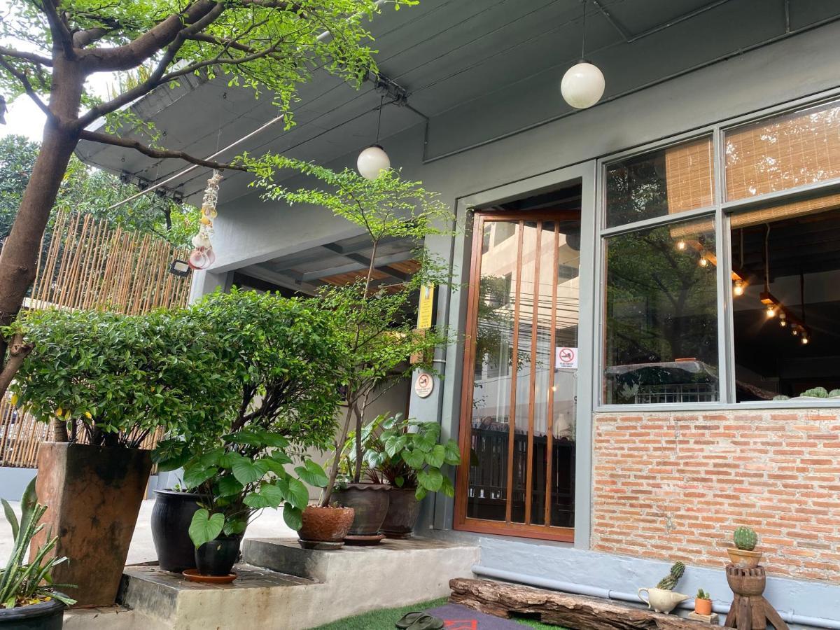Nesuto Hostel Ramkamhaeng 52 Бангкок Экстерьер фото